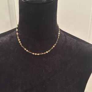 Simple gold colored necklace